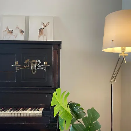 Апартаменти Retreat By The River, By Timecooler