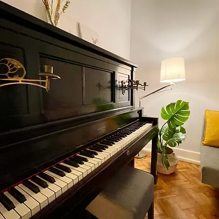 Apartment Retreat By The River, By Timecooler Lissabon