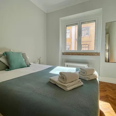 Retreat By The River, By Timecooler Daire Lisboa